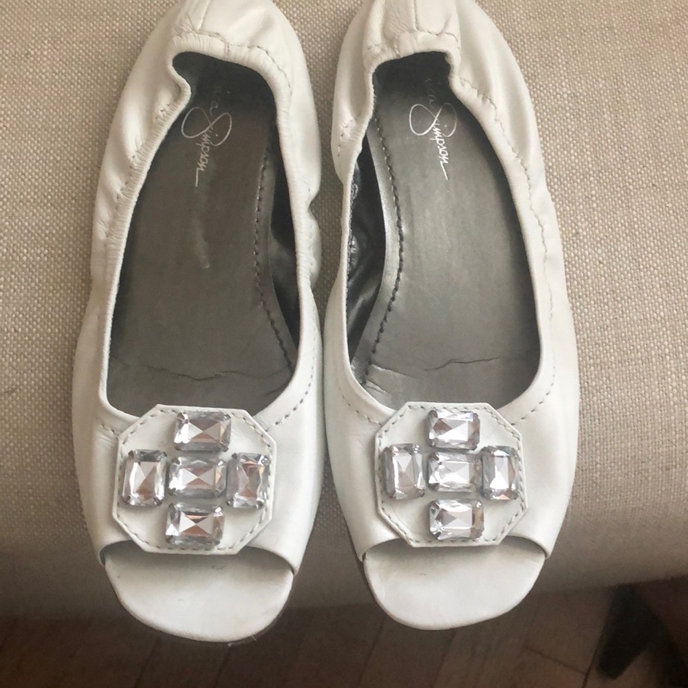Flat shoes
